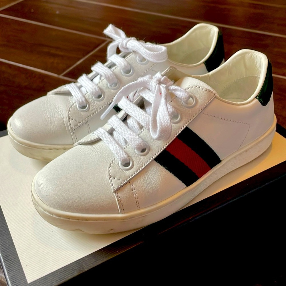 Gucci Ave Leather Sneakers